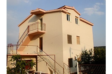 Croatia Privát Slatine, Exterior